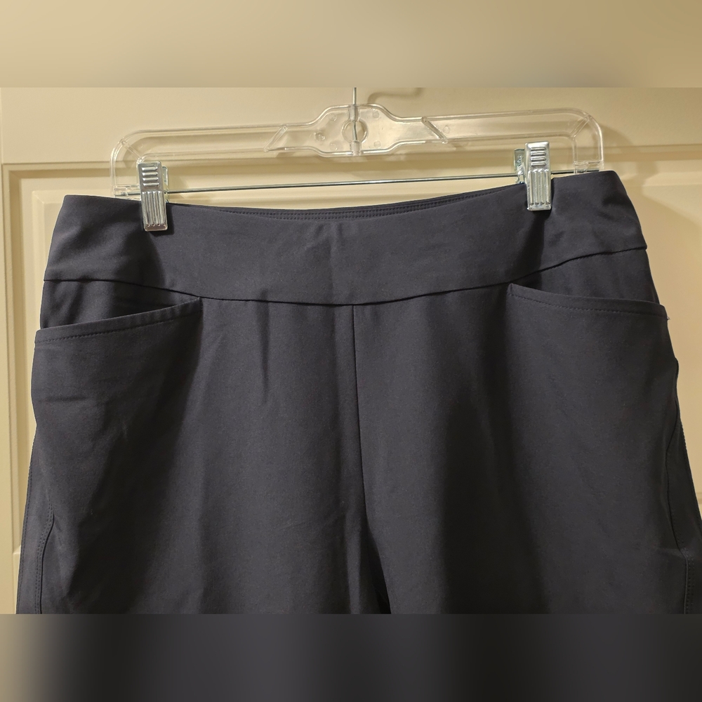 NWOT Tail White Label Casual Golf Womens Shorts Size 12 In Dark Navy - Picture 2 of 6